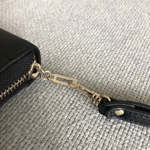 VINTAGE GUESS 1981 Black Leather Wallet Clutch Strap Studded Silver Hardware - Picture 5 of 14